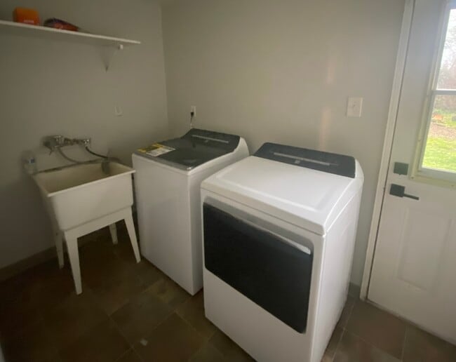 Building Photo - 1309 Keeney Way