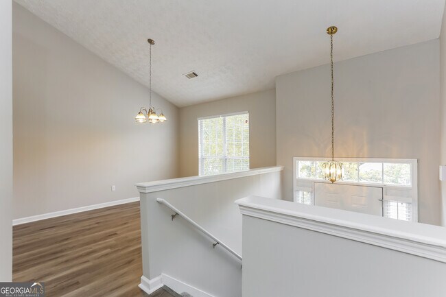 Building Photo - 1275 Avery Dr