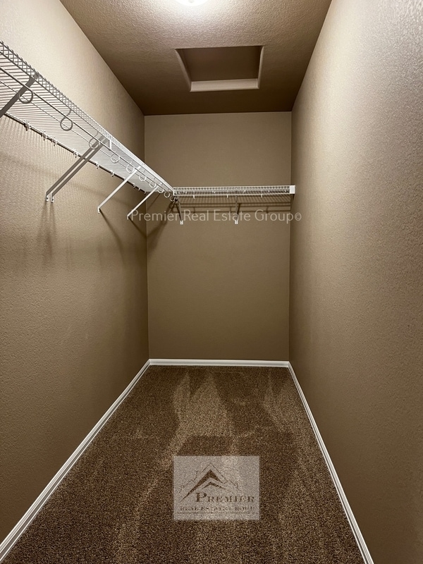 Building Photo - 7863 Sand Lake Heights