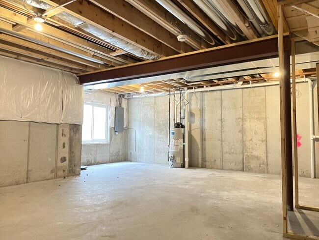 Building Photo - 739 Quail Ln