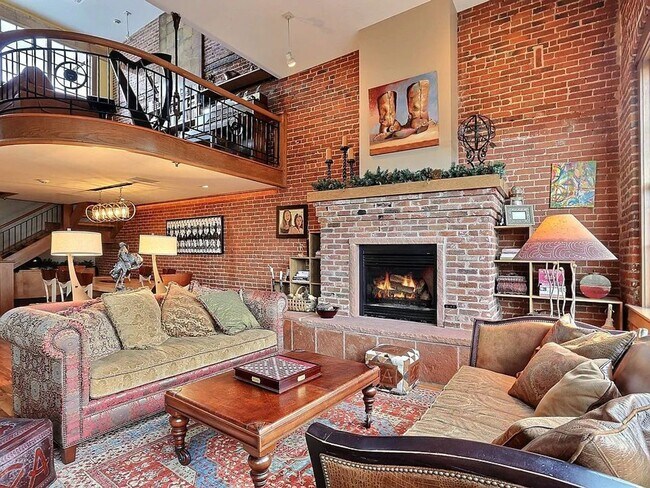 Building Photo - Available November 12