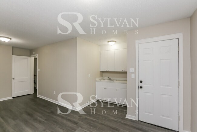 Building Photo - Enjoy living the good life in this 4 bedroom, 2 bathroom home