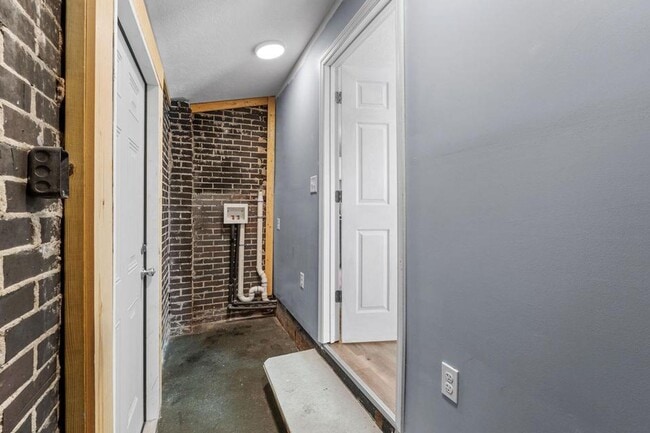 Building Photo - 1413 Springview Dr