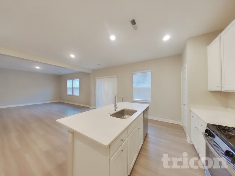 Building Photo - 4628 W Mineral Ln