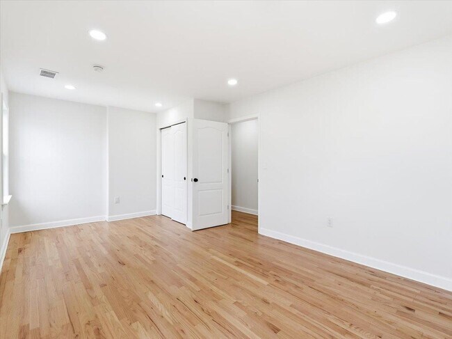 Building Photo - 216 Nunda Ave