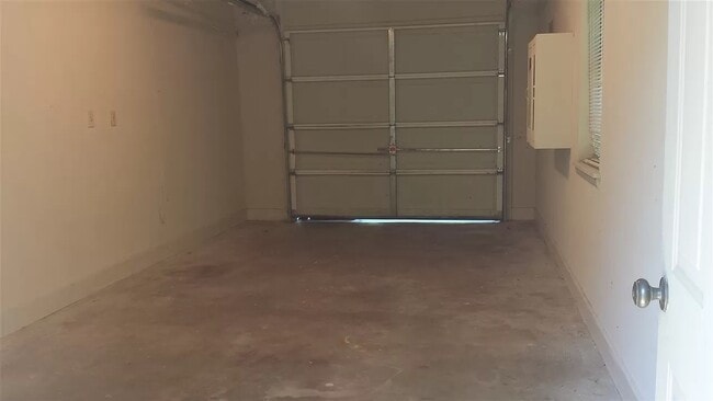 Building Photo - 3100 Gayhart Dr NW