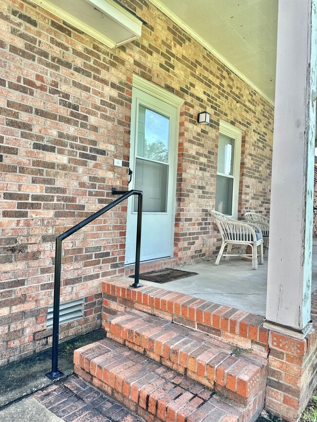 Building Photo - 1205 Furches Ave