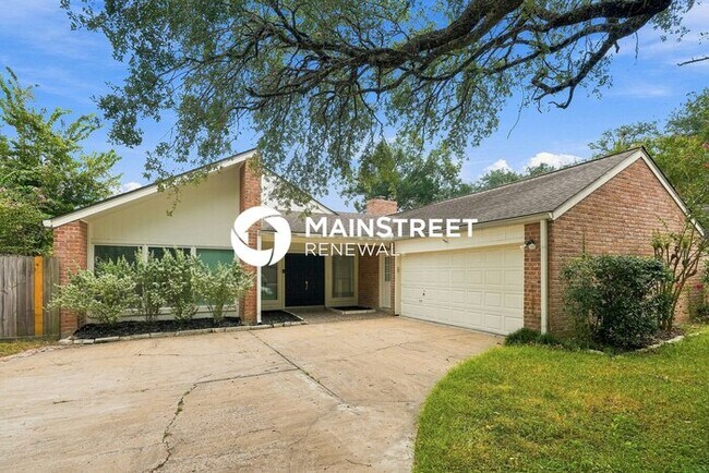 Building Photo - 4 Bedroom Pet-Friendly Home in Houston, TX with Main Street Renewal