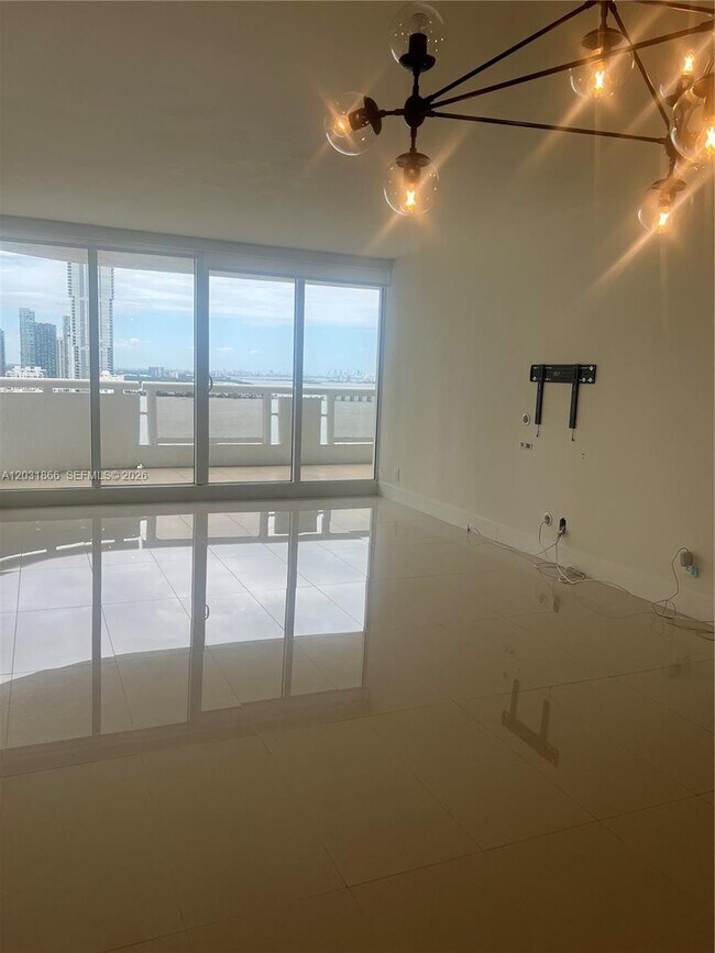 Building Photo - 1717 N Bayshore Dr