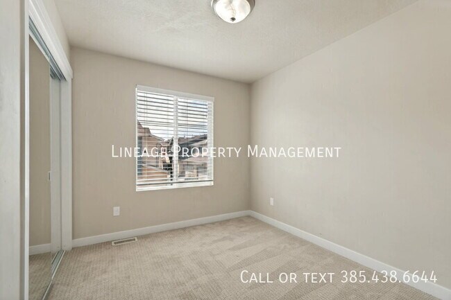 Building Photo - 11234 Summer Heights Dr