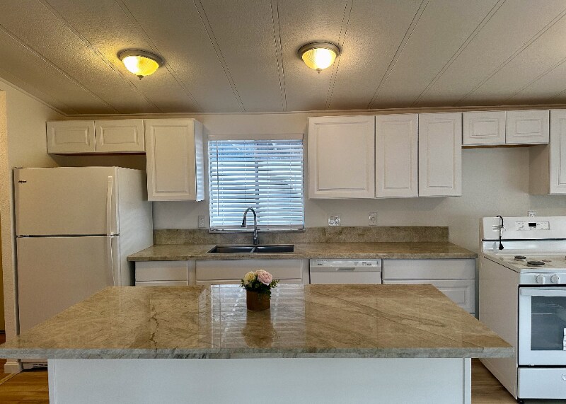 Building Photo - 1780 Cyprus Ln