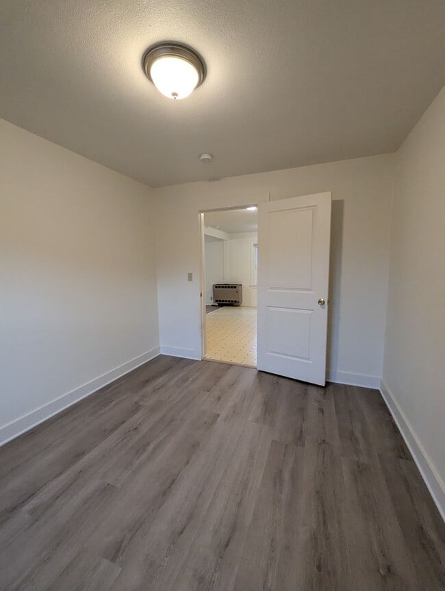 Building Photo - $600 Move In Credit! Charming Country Home in Silver Creek