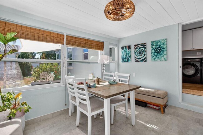 Building Photo - 741 Lantana Ave