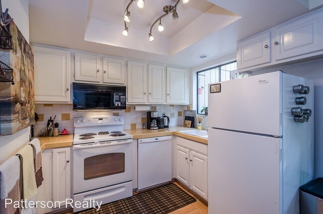 Building Photo - 2 br, 1 bath  - 750 Chorro #15