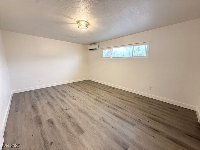 Building Photo - 2030 Sunrise Ave