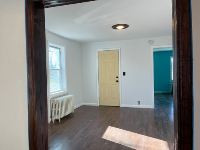 Building Photo - 31 Sand Creek Rd