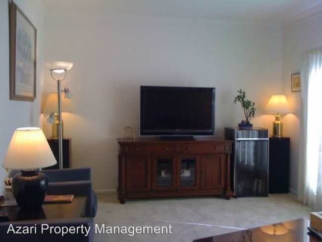 Building Photo - 421 45th Ave