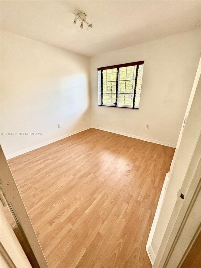 Building Photo - 2206 NW 170th Ave