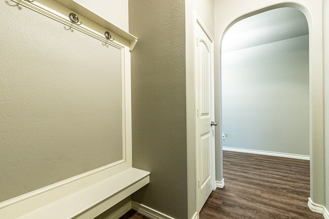 Building Photo - Outstanding 4 Bedroom Home in North Pointe!