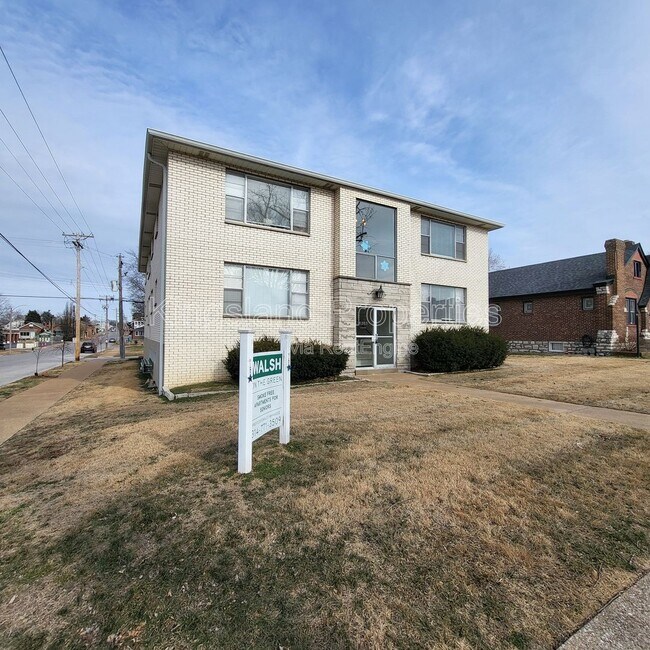 Building Photo - 5353 Walsh St