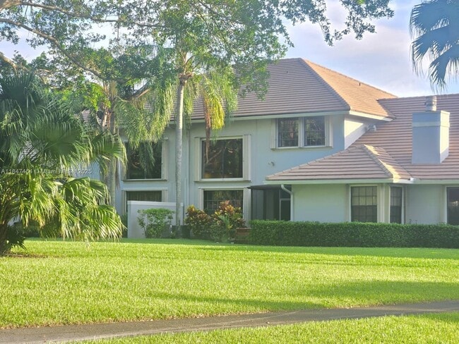 Building Photo - 679 Edgewater Dr