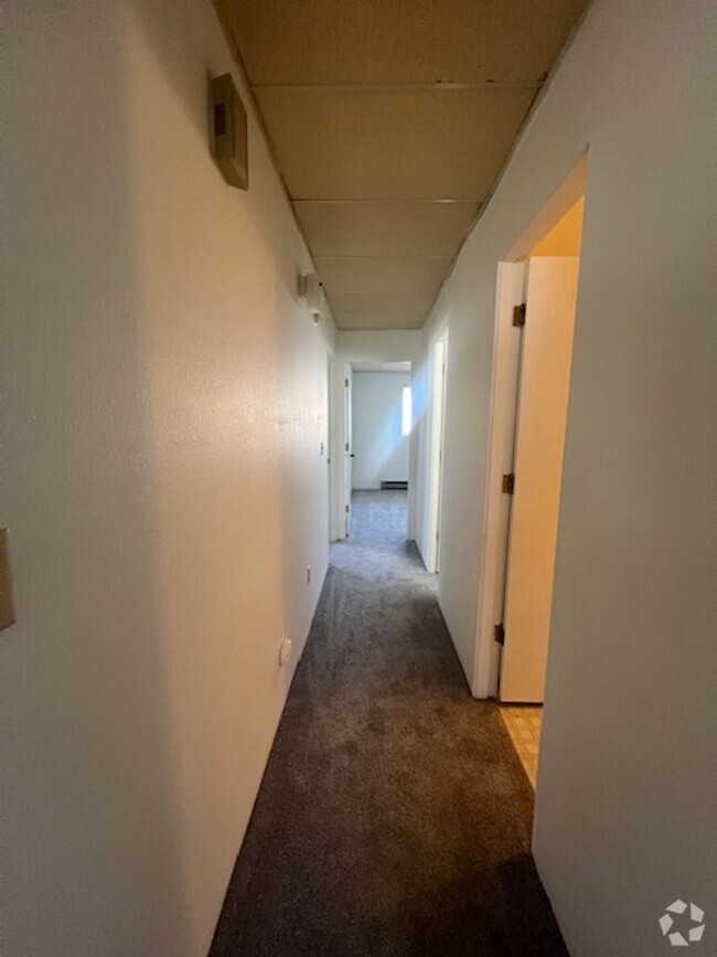 Building Photo - 2 Bedroom 1 Bathroom 4 Plex