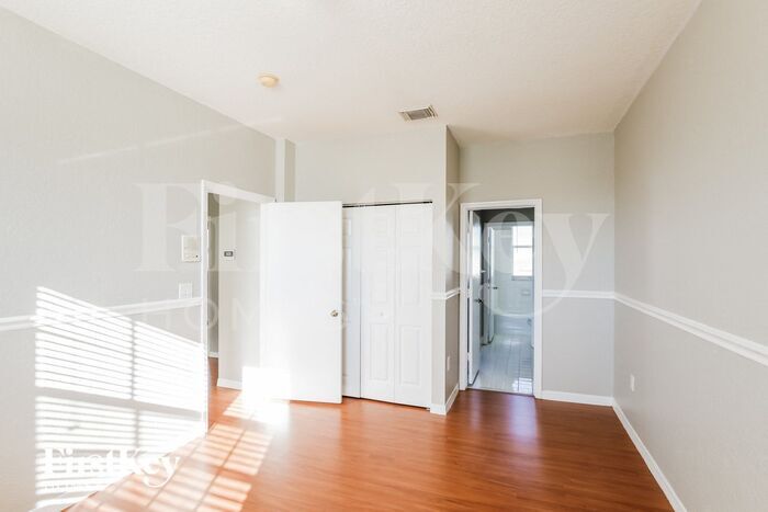 Building Photo - 14755 SW 159th Ct