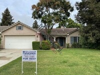 Building Photo - 3 Bedroom 2 Bathroom Home in SW Visalia! Close to Shopping and Restaurants!