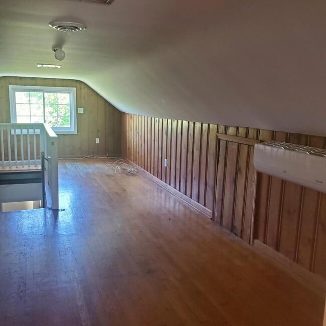 Building Photo - 766 Borden Rd