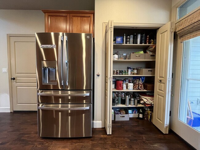 Building Photo - Charming 3 Bedroom Villebois Home with Loft, A/C, Designer Finishes and Community Pool!