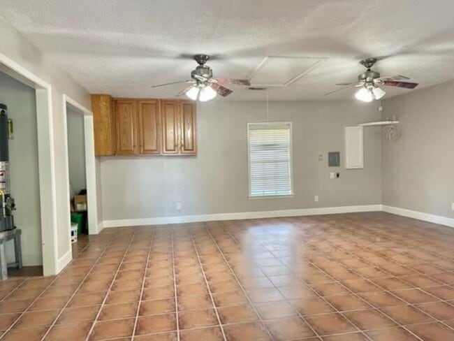 Building Photo - 10825 Willowisp Dr