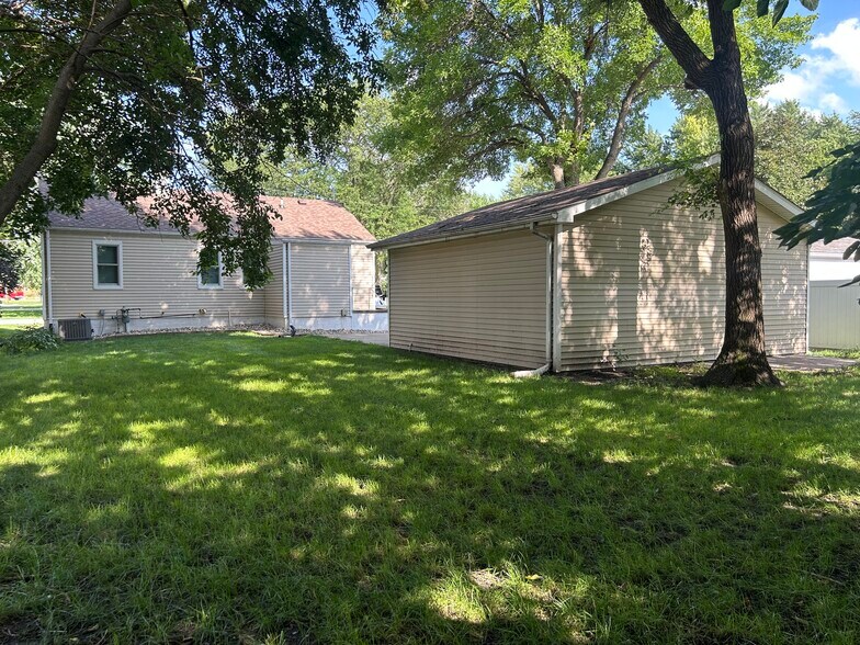 Building Photo - 540 3rd St
