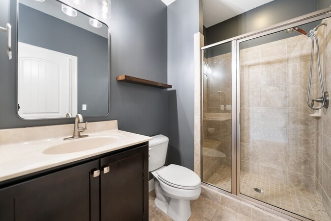 Building Photo - Available Early April! Gorgeous Updated 5-Bedroom, 5-Ba in the Desirable Amberly Community!