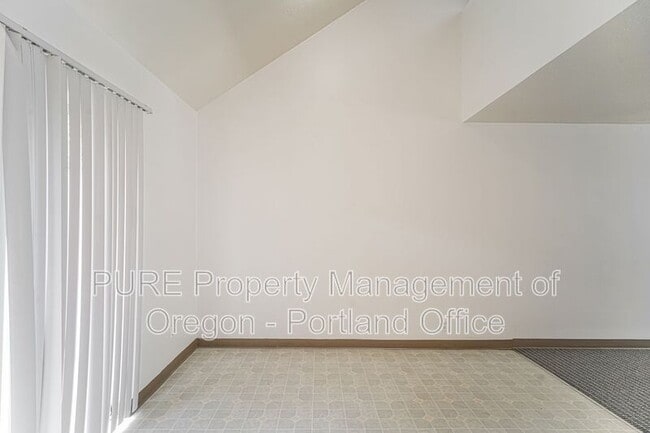 Building Photo - 3602 N Gantenbein Ave