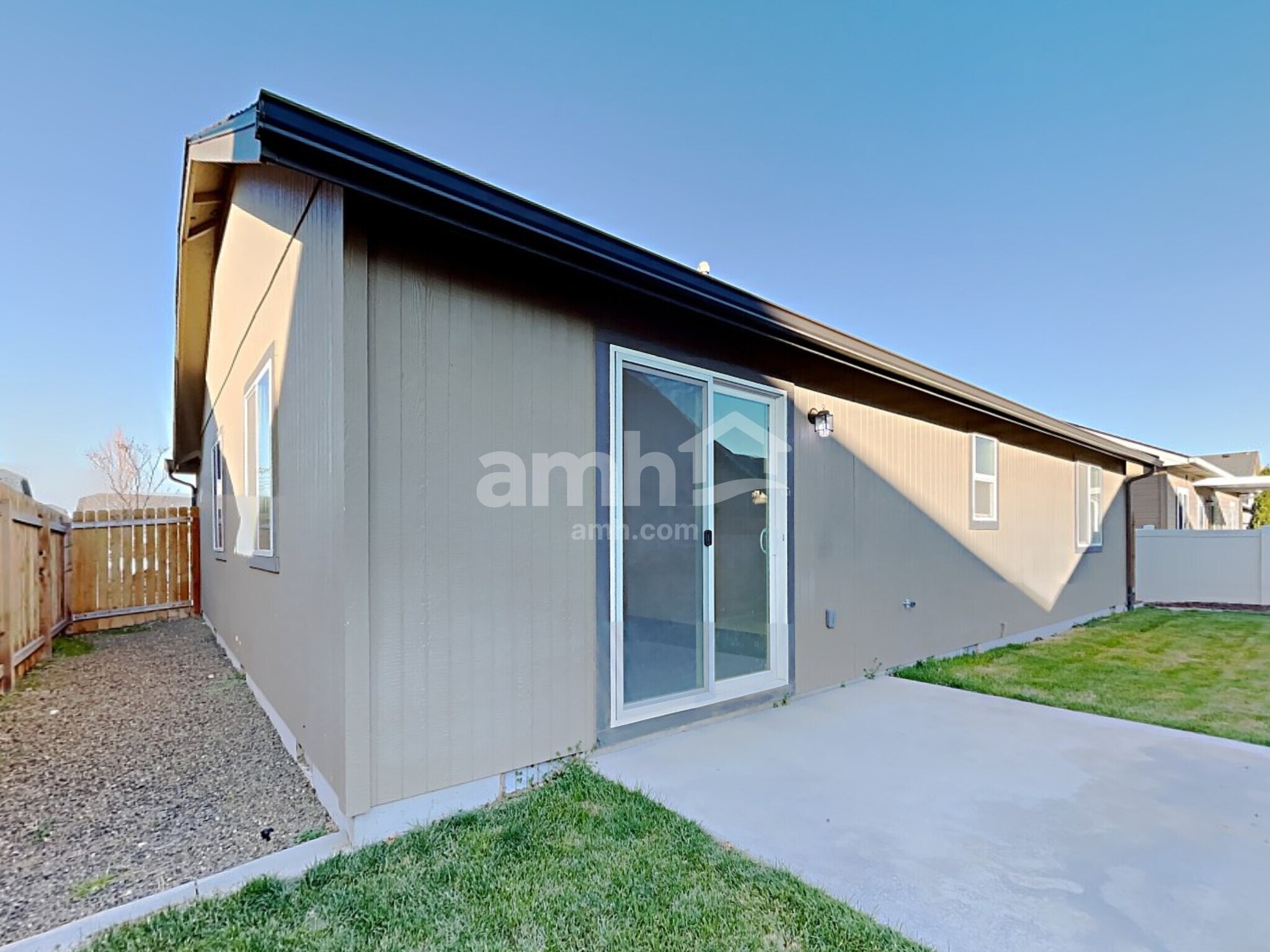 Building Photo - 1215 W Sanetta St
