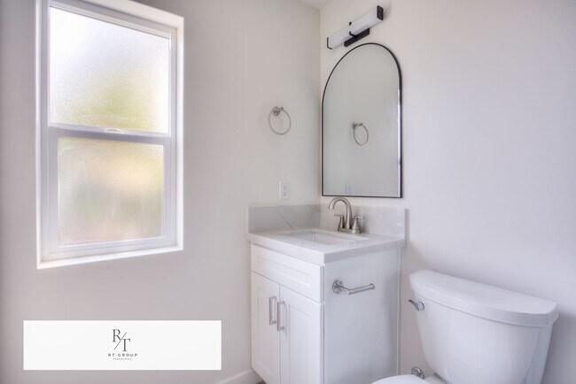 Building Photo - 2 Bed | 2 Bath | Alhambra School District