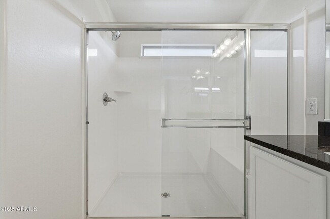 Building Photo - 1647 S 83rd Pl