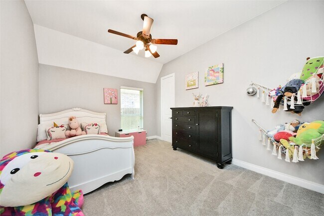 Building Photo - 30 Adrianna Path Dr
