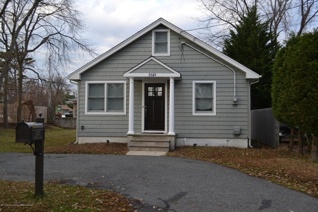 Building Photo - 3147 Hiawatha Ave