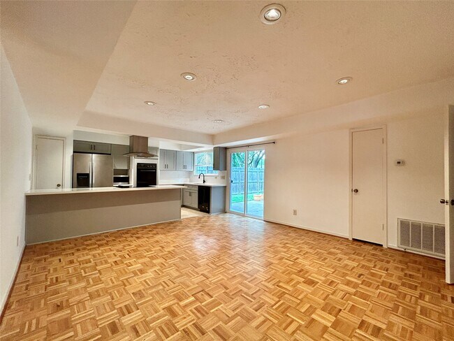 Building Photo - 2551 Coopers Post Ln