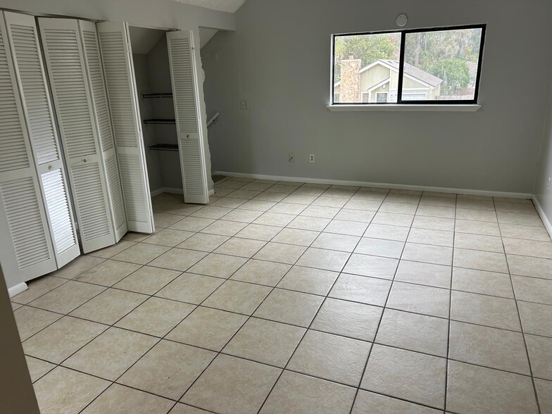 Building Photo - 6742 Periwinkle Dr