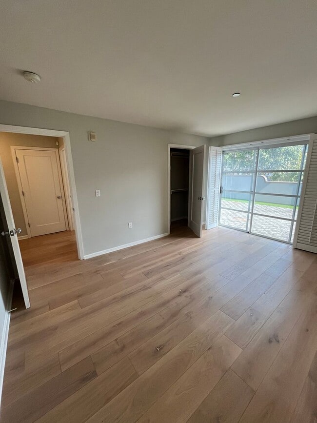 Building Photo - Beautiful 2BR/1BA with Large Private Patio, Parking & Shared Rooftop Deck in Marina