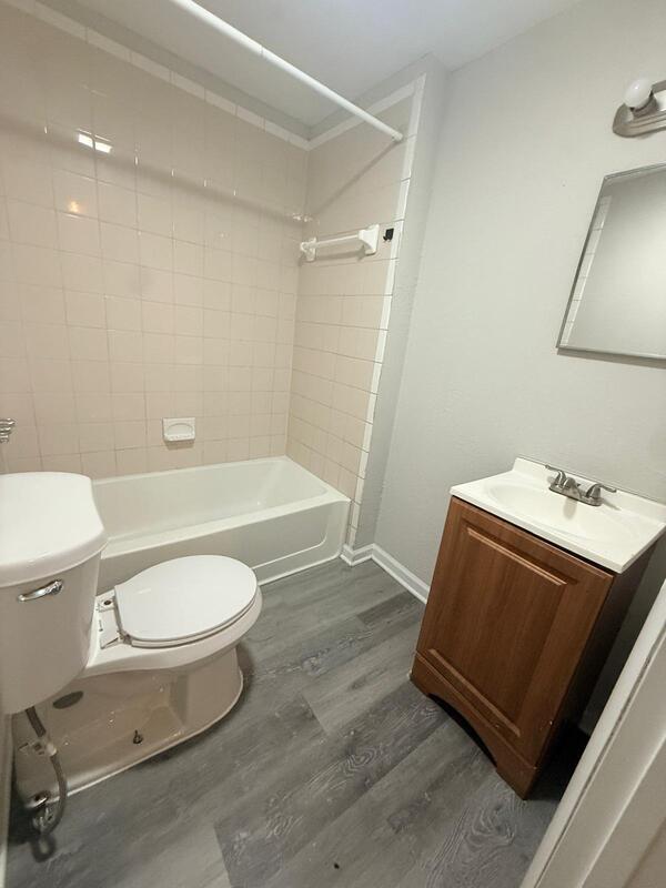 Building Photo - 1128 Van Buren St