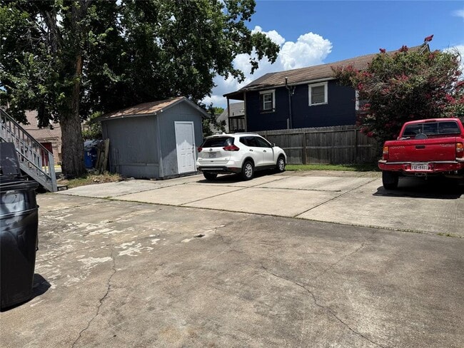 Building Photo - 5617 Eskridge St