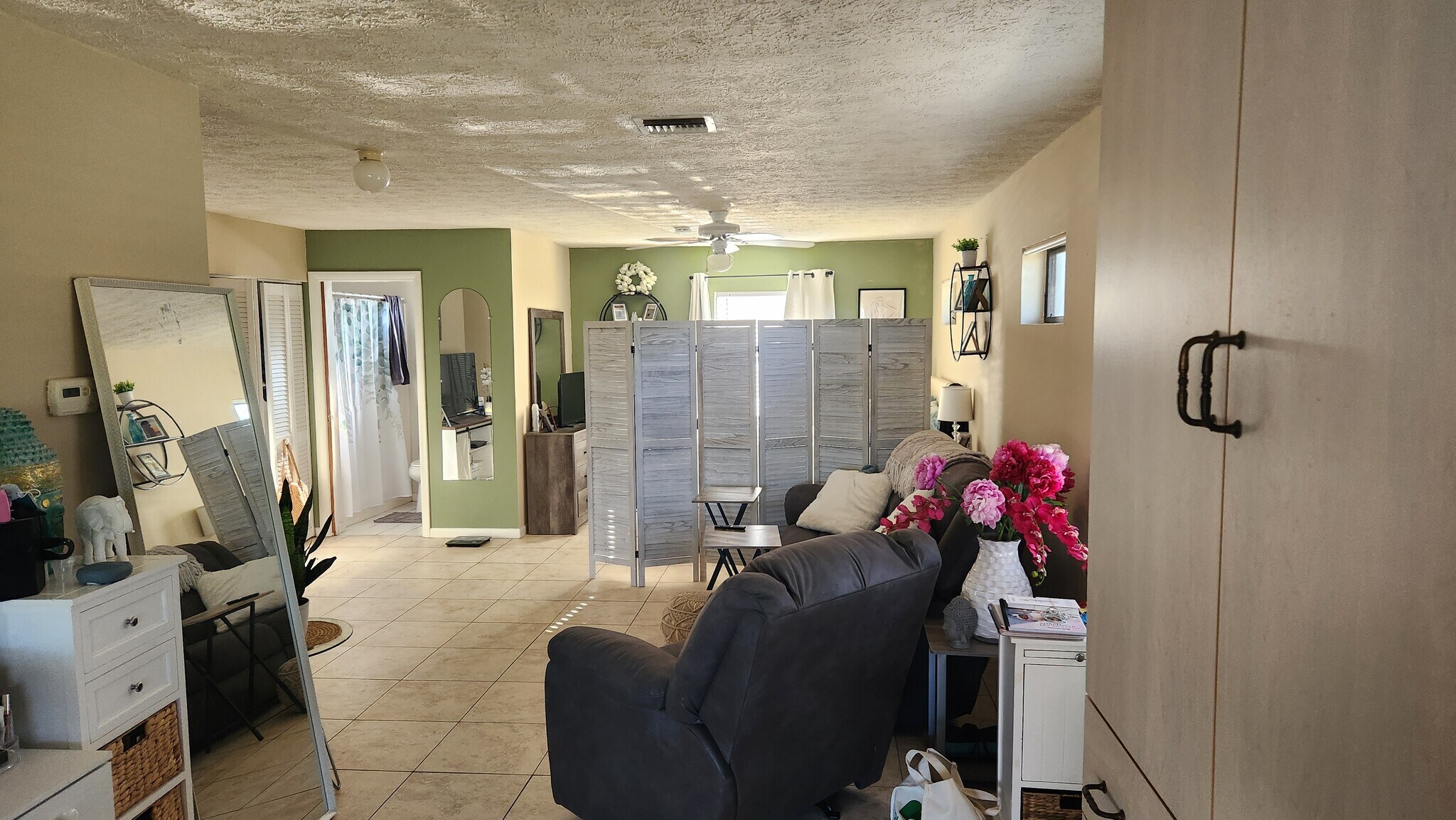 Building Photo - 549 SW Fredrica St