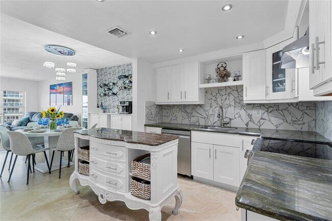 Building Photo - 3850 Galt Ocean Dr