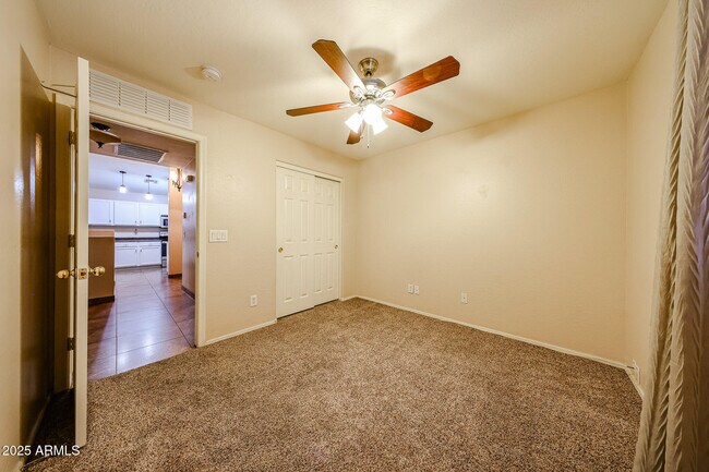 Building Photo - 11761 W Dos Rios Dr