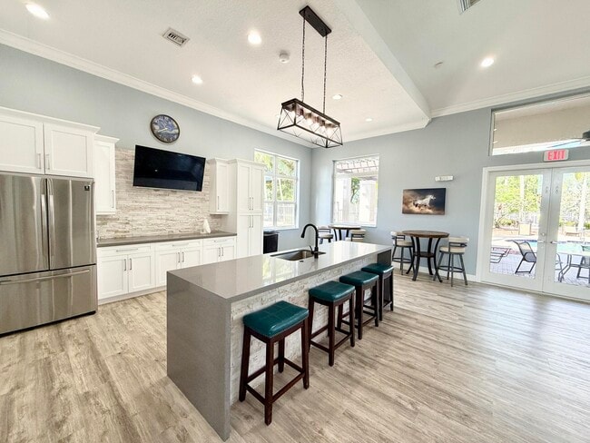 Building Photo - 10395 Little Mustang Way