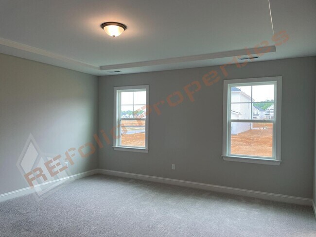 Building Photo - Spacious 4 Bedroom, 3 Bathroom Home w/ 2-C...