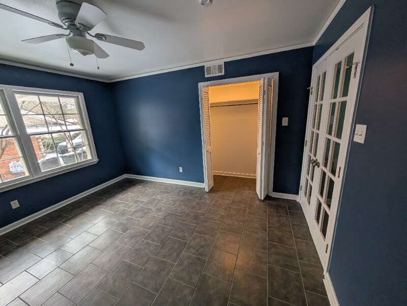 Building Photo - 3001 El Camino Dr